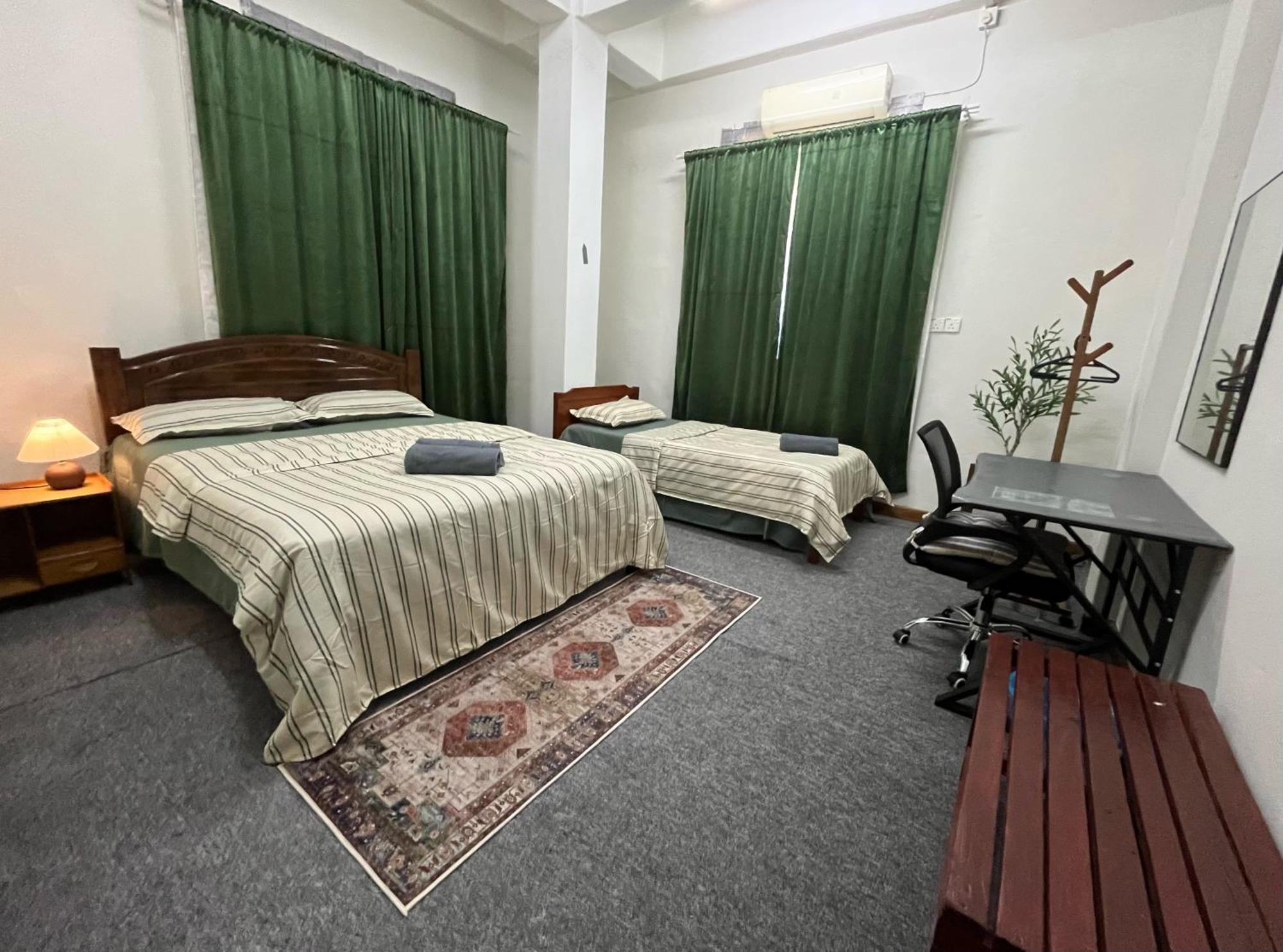 La Wood Homestay Near Kuala Besut Jetty エクステリア 写真